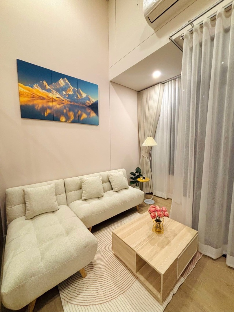 Siamese RAMA 9 (Landmark @MRTA Station) 