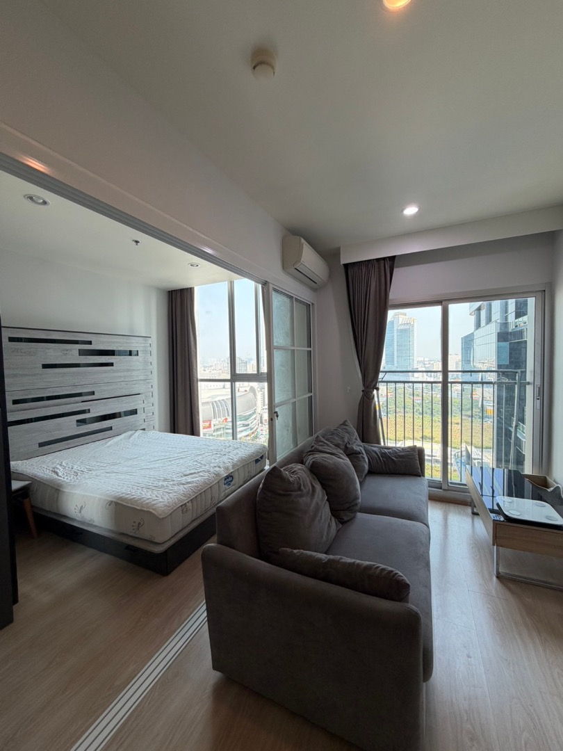 Noble Revolve Ratchada 1