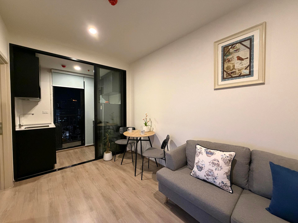 Noble Nue District R9 Rent