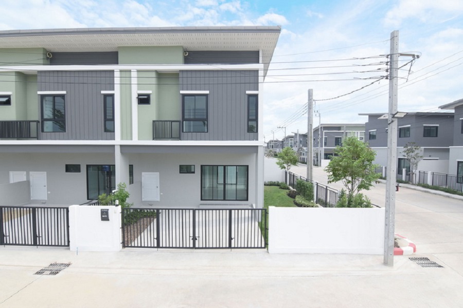 The-Modish-Chaiyaphruek-Wongwaen