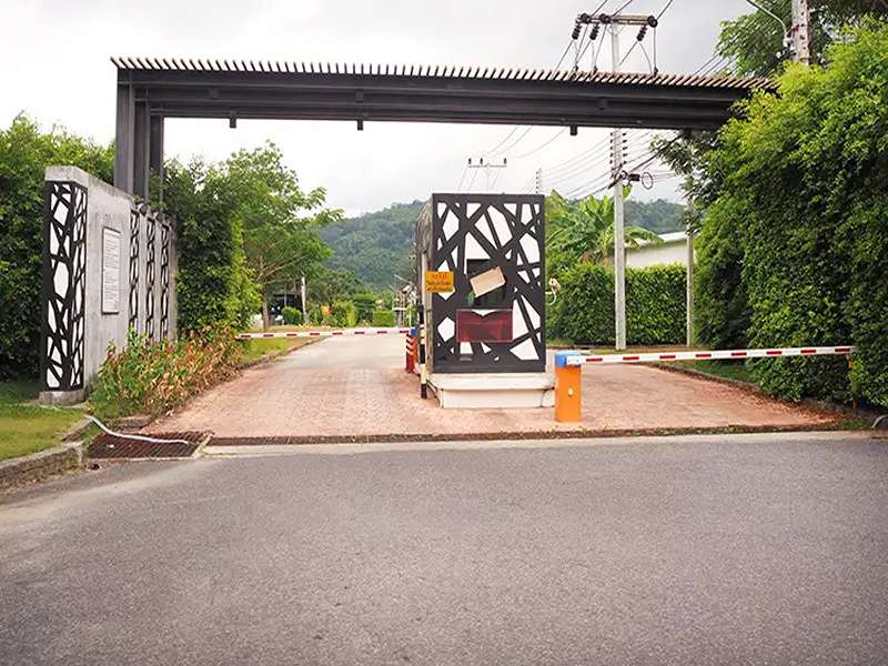 แกรนด์-โบ๊ท-พลาซ่า